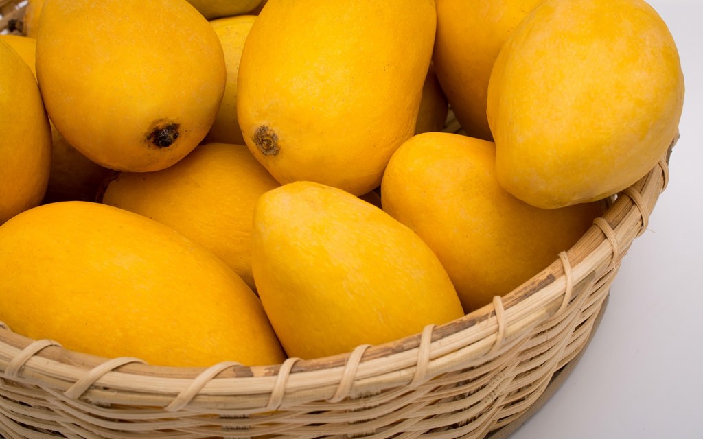PREMIUM ANWAR RATOL MANGOES