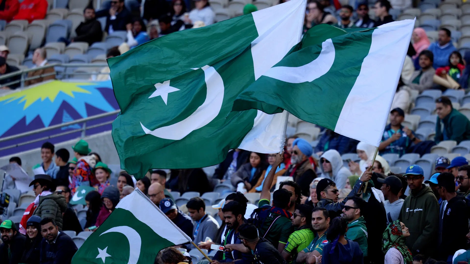 Mangoes & Cricket Fever: Why Fresh Sindhri Mangoes Are the Best Snack for Pakistan vs India Match
