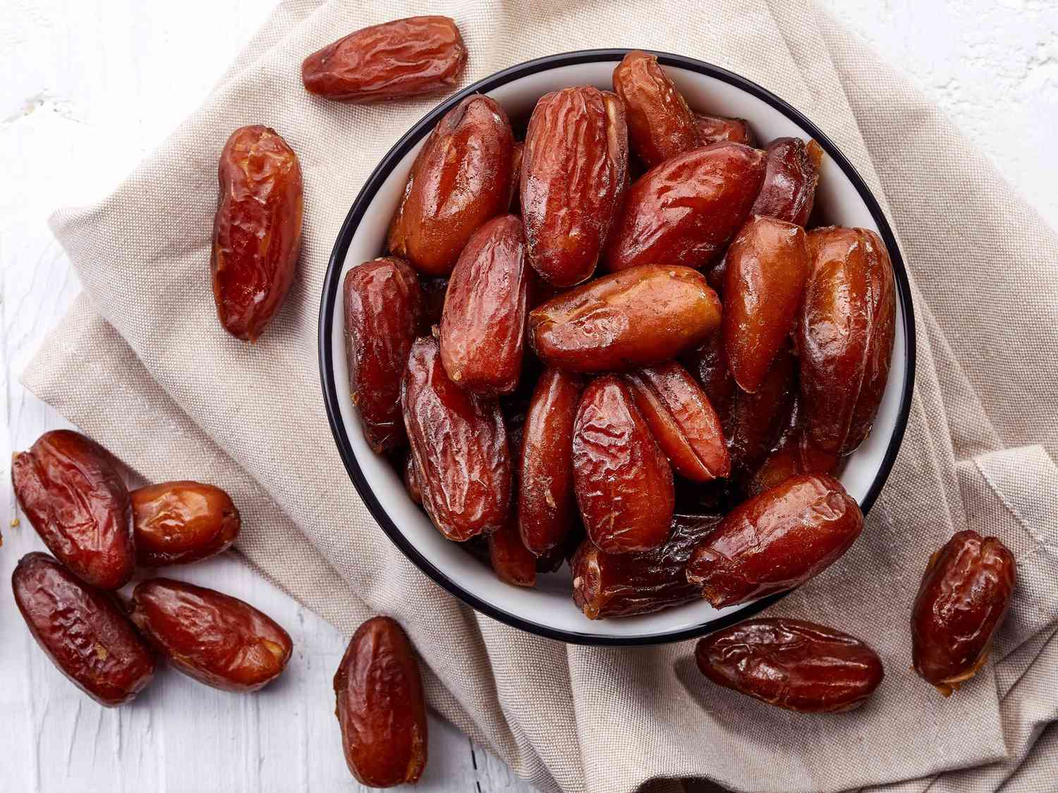 How Many Dates Should You Eat Per Day? — Healthy Guide by The Warsi Farm